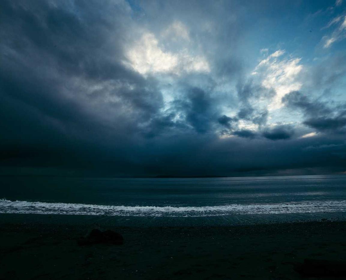 B站手机卡实名账号：普通qq账号购买